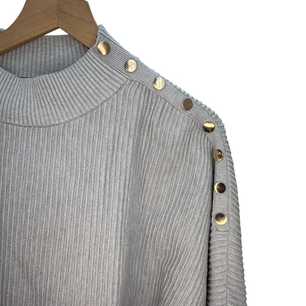 Tahari Ribbed‎ Mock Neck Sweater Gold Button Shoulder Detail Light Grey Large